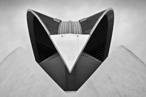 Photograph Eugenia Kyriakopoulou Urban Spaceship on One Eyeland